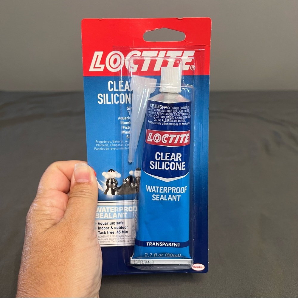 New Loctite Clear Silicone Waterproof Sealant 2.7 Oz 908570